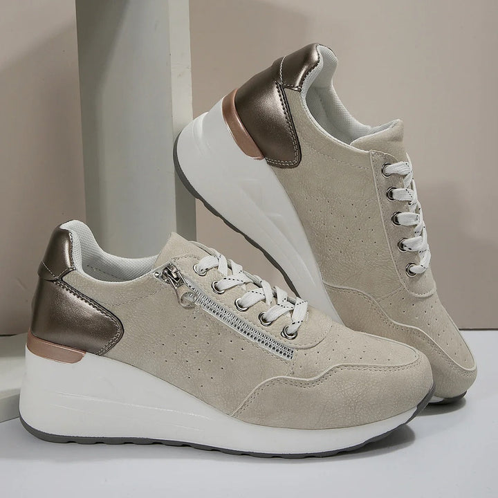 Vielseitiger Damen Plateau Sportschuh in Blau-Grau, bietet Komfort und Stil für jeden Anlass.