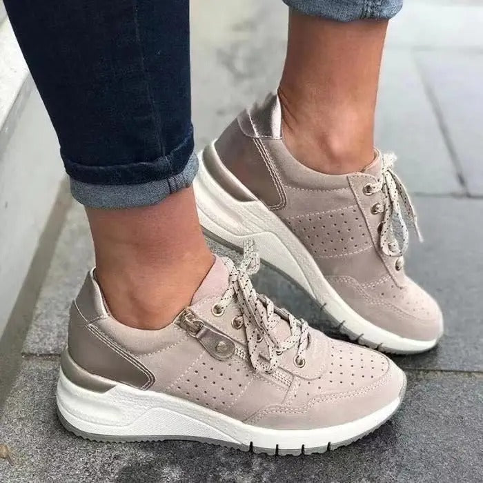 Khaki Damen Freizeitsneaker mit praktischer Schnürung, perfekt für individuelle Passform und Tragekomfort.