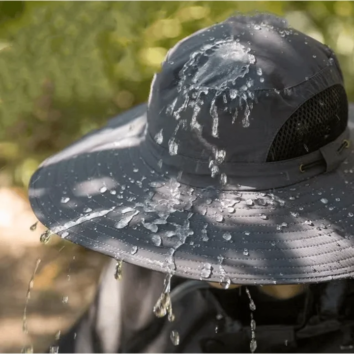 Atmungsaktiver Kühlhut mit Solarlüfter & UV-Schutz, perfekt für Gartenarbeit & Camping.
