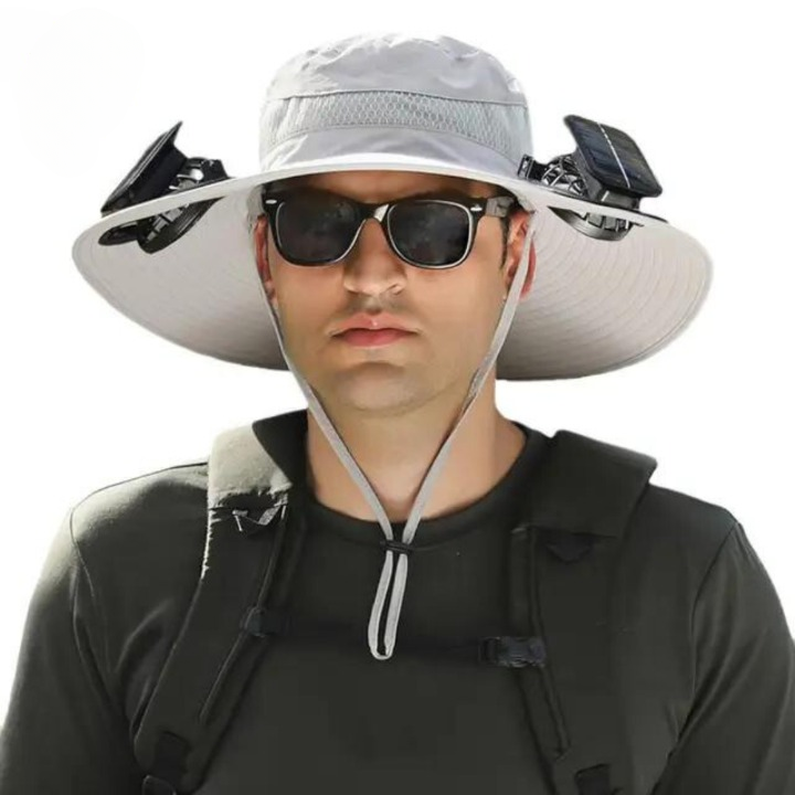 Sonnenhut mit effektivem UV-Schutz & Solarlüfter für kühlen Kopf beim Wandern.