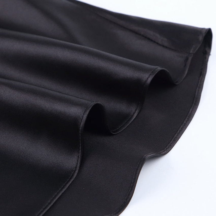 Festlicher Damen A-Linien Midirock, hochtailliert, mit edlem Satinschimmer, moderne Damenmode.