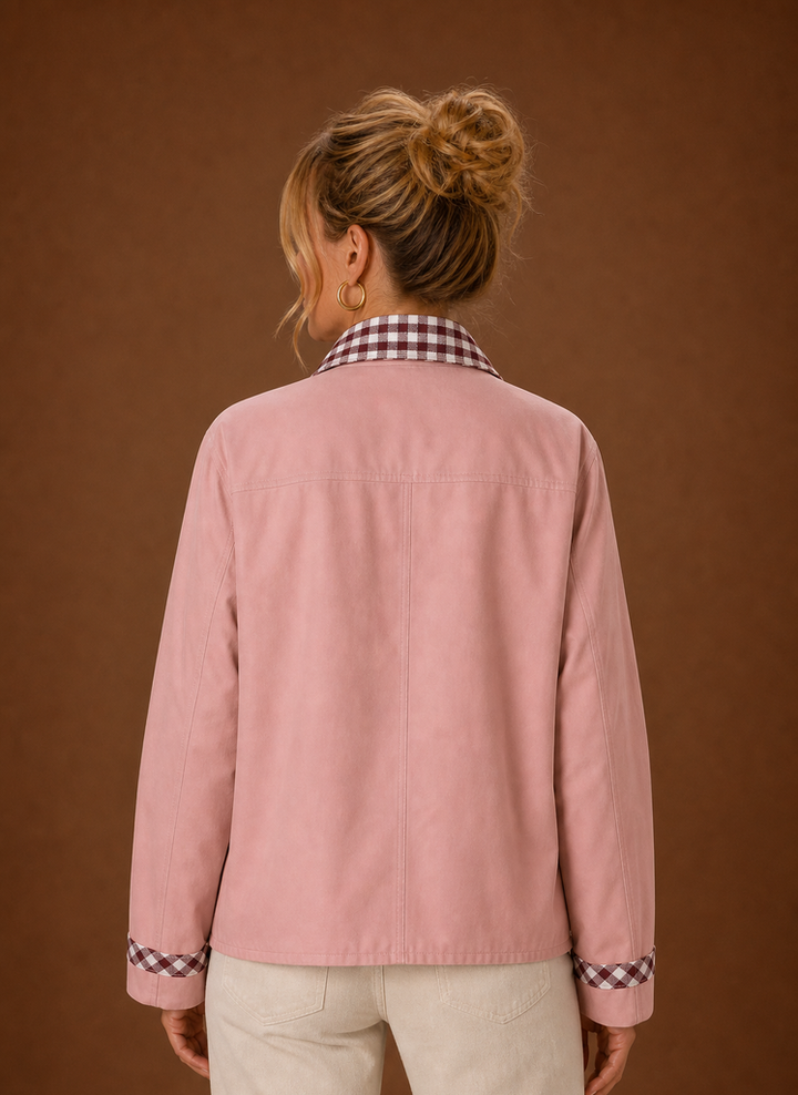 Damen Workwear-Fieldjacke mit Karokragen, strapazierfähig & modisch für die Freizeit.