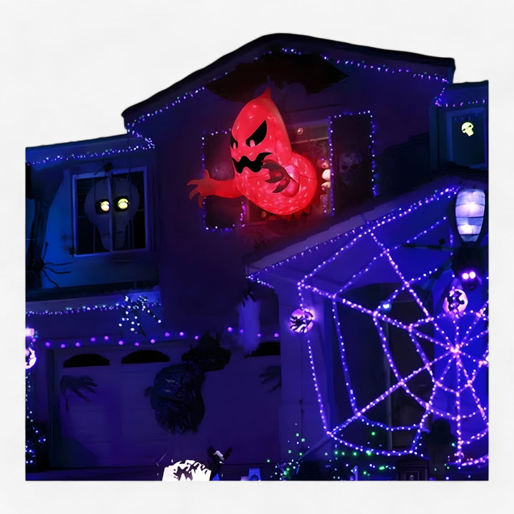Detailaufnahme der Halloween Geisterdekoration mit leuchtenden LED-Augen. Faltbare Gruseldeko für drinnen & draußen.
