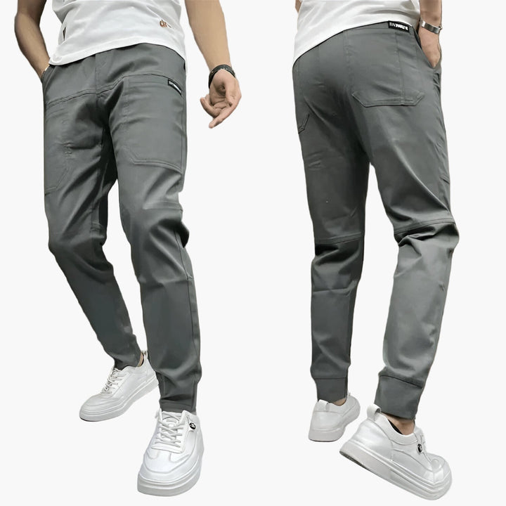Bequeme beige Slim-Fit Freizeithose für Herren, komfortabel und stylisch, perfekt für Casual-Looks.
