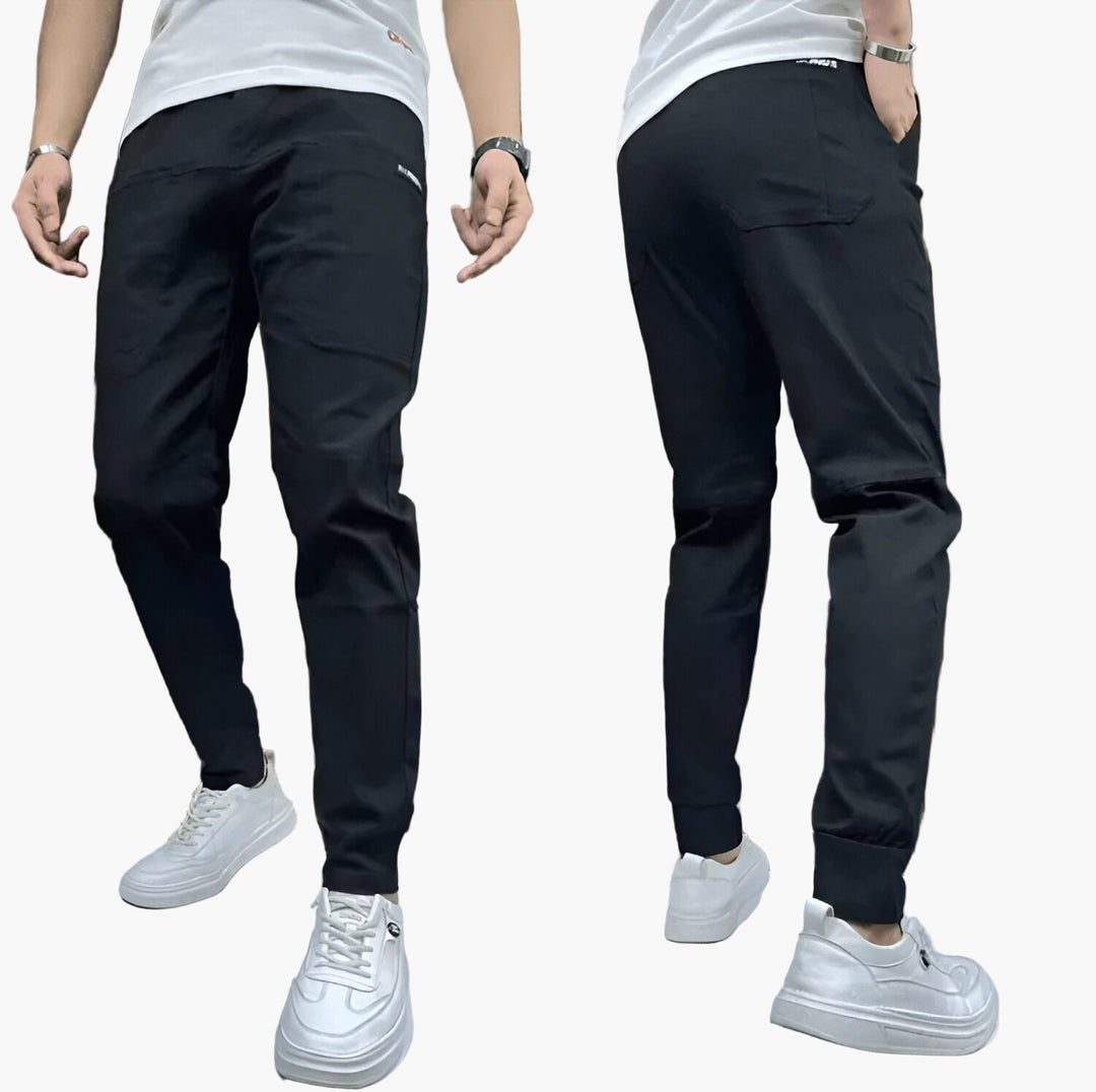 Schwarze Herren Slim-Fit Jogginghose, sportlich & modern, ideal für Freizeit, Training und Streetwear.