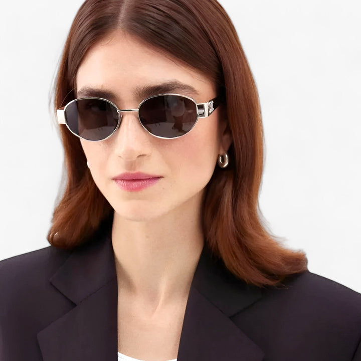 Stilvolles Damen Accessoire: Sonnenbrille Narella mit UV400 Augenschutz, perfekt für sonnige Tage und Reisen.