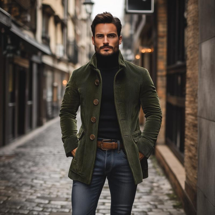 Modische Herren Übergangsjacke für Business-Casual oder Freizeit, mit elegantem Stehkragen und Knopfverschluss.