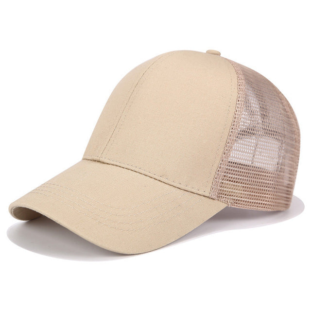 Praktische Damen Dutt Cap SkyShield mit extra Öffnung, hält die Frisur beim Sport, modisch und leichtgewichtig.
