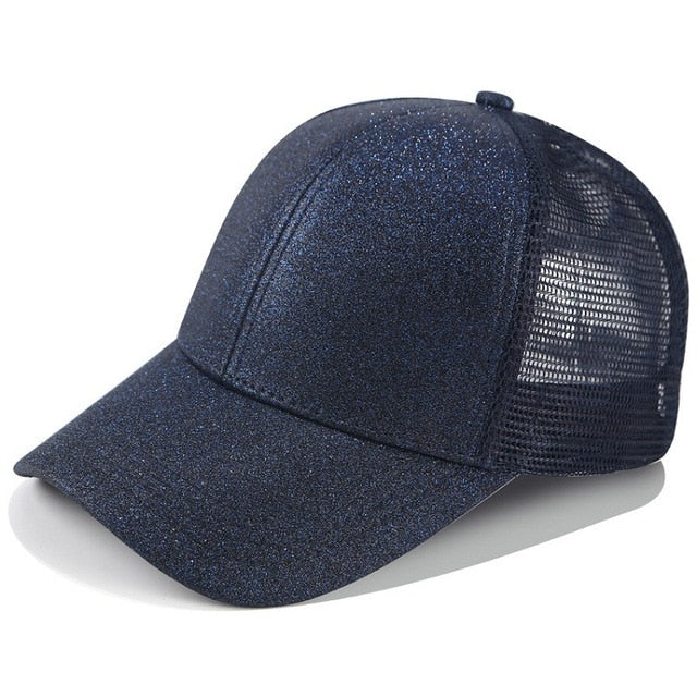 Elegante Damen Cap für hohe Pferdeschwänze, SkyShield Design, komfortabel & atmungsaktiv, ein Must-have für den Sommer.