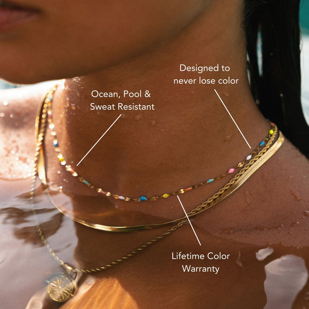 Bunte Regenbogen Choker Halskette für Damen, hypoallergen und wasserfest. Perfekt als Geschenk.