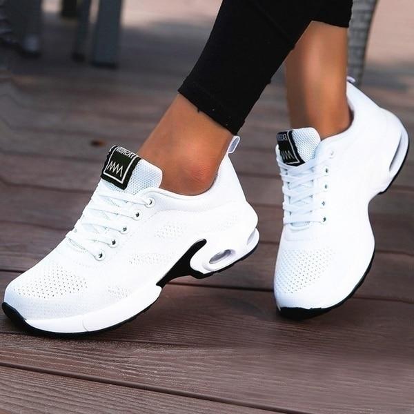 Orthopädischer Damen Sneaker mit Fußgewölbeunterstützung, atmungsaktiv und bequem für gesunde Füße.