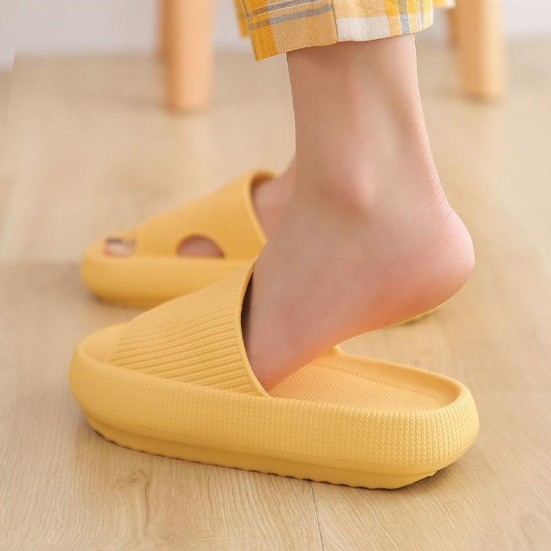 Ergonomische Damen Sommer-Sandalen mit weicher Sohle und praktischem Schlupfdesign für bequemen Halt.