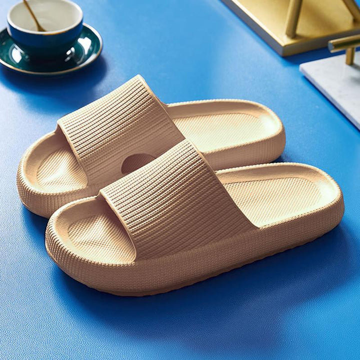 Damen Komfort-Sandalen mit extra weicher, dämpfender Sohle und einfachem Schlupf; ideale Damenschuhe für den Sommer.