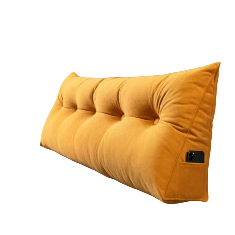 Lesekissen Keilform mit weichem Baumwollbezug. Ideal als ergonomisches Rückenkissen für entspanntes Lesen im Bett.