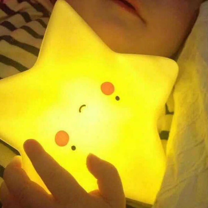 Beruhigendes LED Nachtlicht für Kinderzimmer. Schafft eine sanfte Atmosphäre für Babys & Kleinkinder.