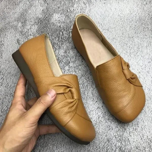 Vielseitige Aurora Damen Komfortschuhe aus Leder mit rutschfester Sohle für Alltag, Freizeit und Wohlbefinden.