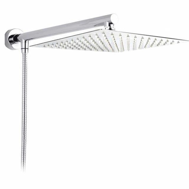 Hochwertiges wandmontiertes Duschsystem mit Regendusche & moderner Optik.
