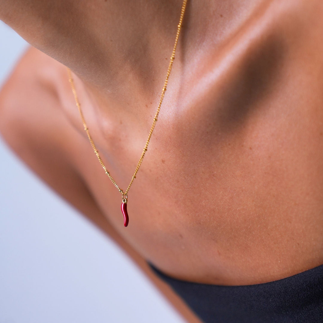 Sommerliche Damen Gold-Chili-Halskette, wasserfest und verstellbar, ein echter Hingucker.