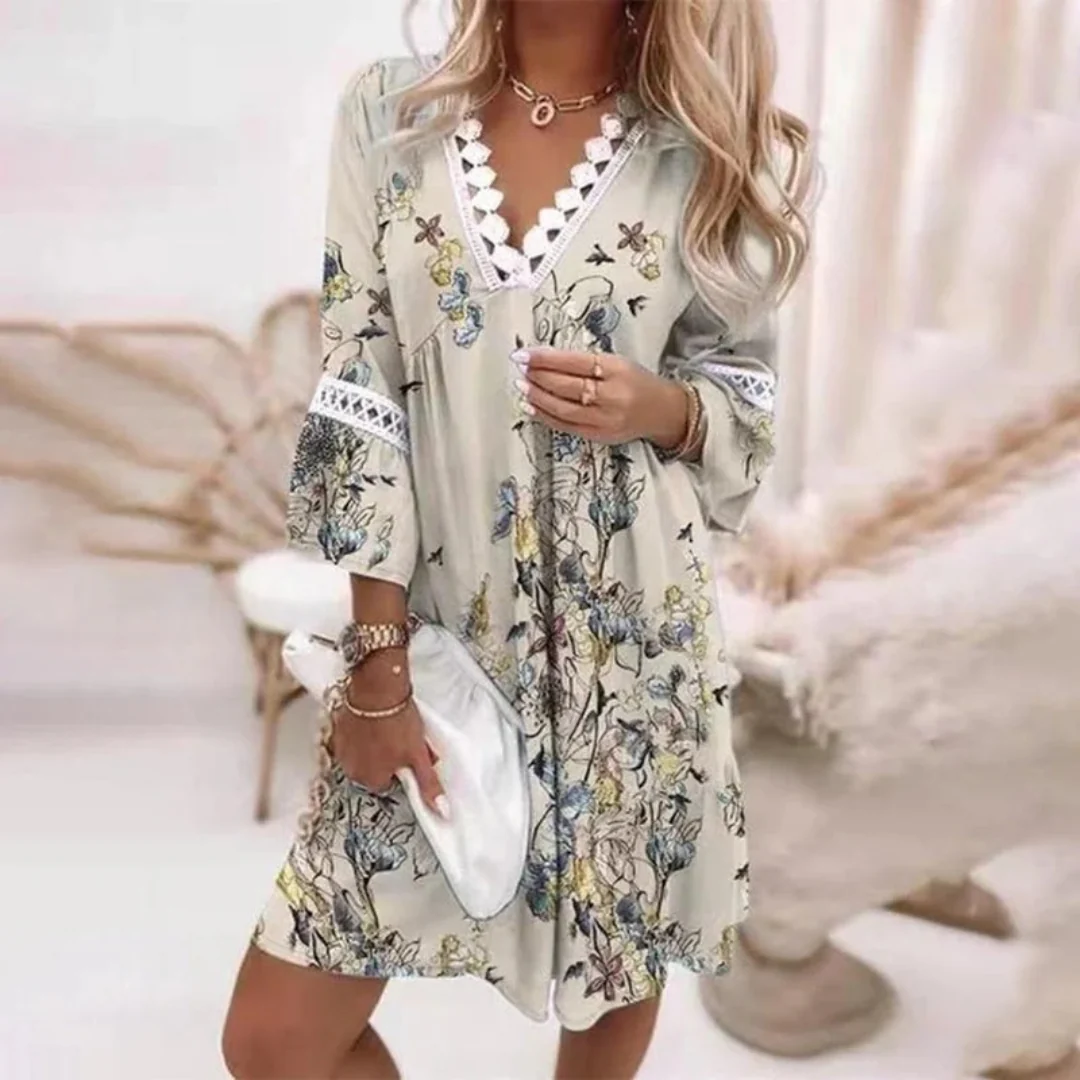 Luftiges Damen Sommerkleid im Boho-Stil, V-Ausschnitt & exklusivem Paisley-Design. Ideal für Strand & Freizeit.