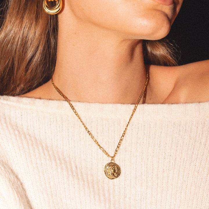 Goldene Medaillon Halskette für Damen, aus hochwertigem Edelstahl gefertigt. Eleganter Antik-Stil.