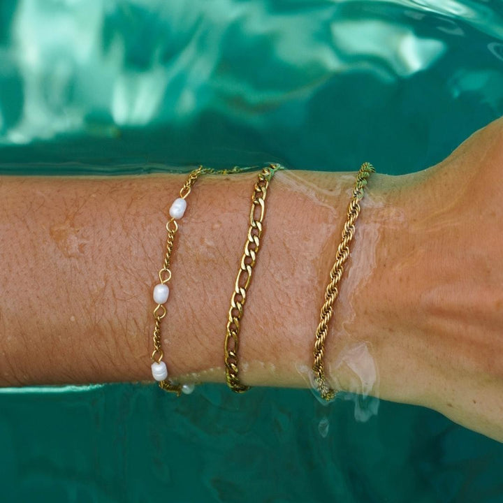 Verstellbares Damenarmband: Goldene Rope Chain aus hypoallergenem Edelstahl.