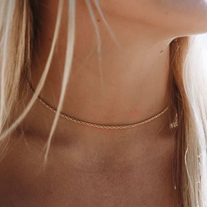 Elegante Gold Damenkette (Rope Chain), 2mm, aus wasserfestem Edelstahl. Hypoallergener Schmuck.
