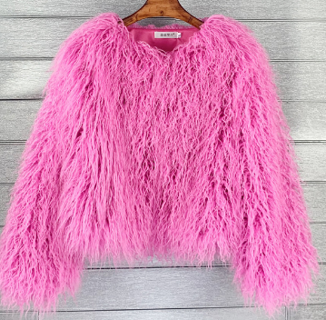 Warmer & schicker Damen Kunstpelzmantel Soraya, vielseitig kombinierbar für Winteroutfits.