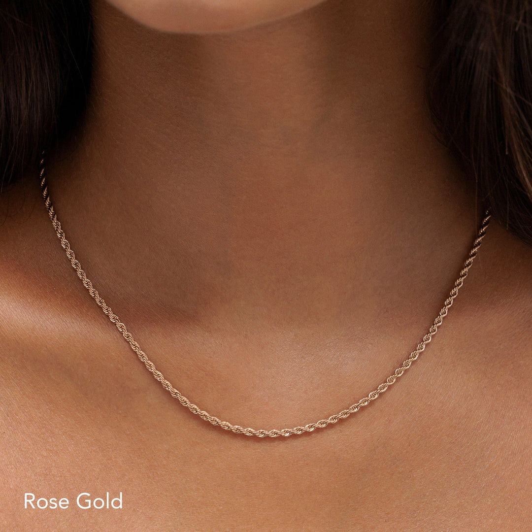 Detailansicht: 2mm Gold Rope Chain Damenkette. Wasserfest, hypoallergen & perfekt für jeden Tag.