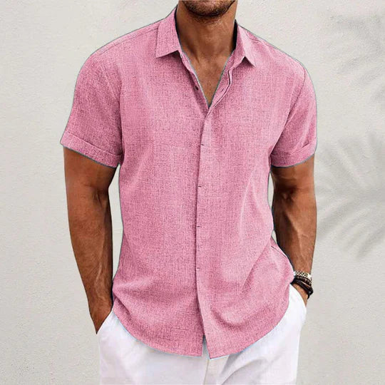 Smart Casual Herrenhemd mit Knopfleiste. Perfekt für einen stilvollen, entspannten Look zu jeder Gelegenheit.