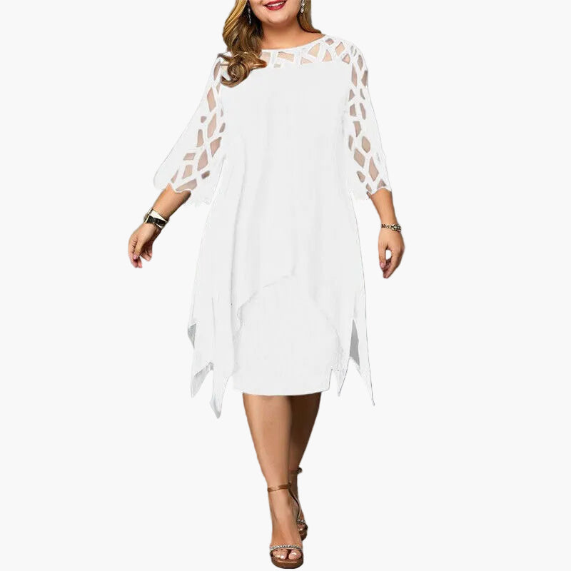 Elegantes Damen Partykleid Übergröße mit Spitzenärmeln. Das perfekte Outfit für Sommer- und Abendveranstaltungen.