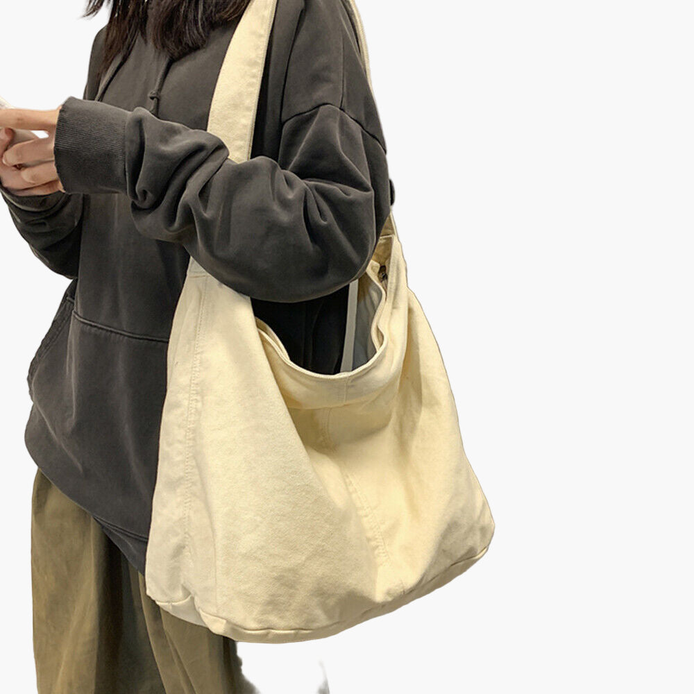 Weiße modische Damen Oversized Canvas Tasche, geräumig und robust. Perfekt als Freizeittasche für Frauen.