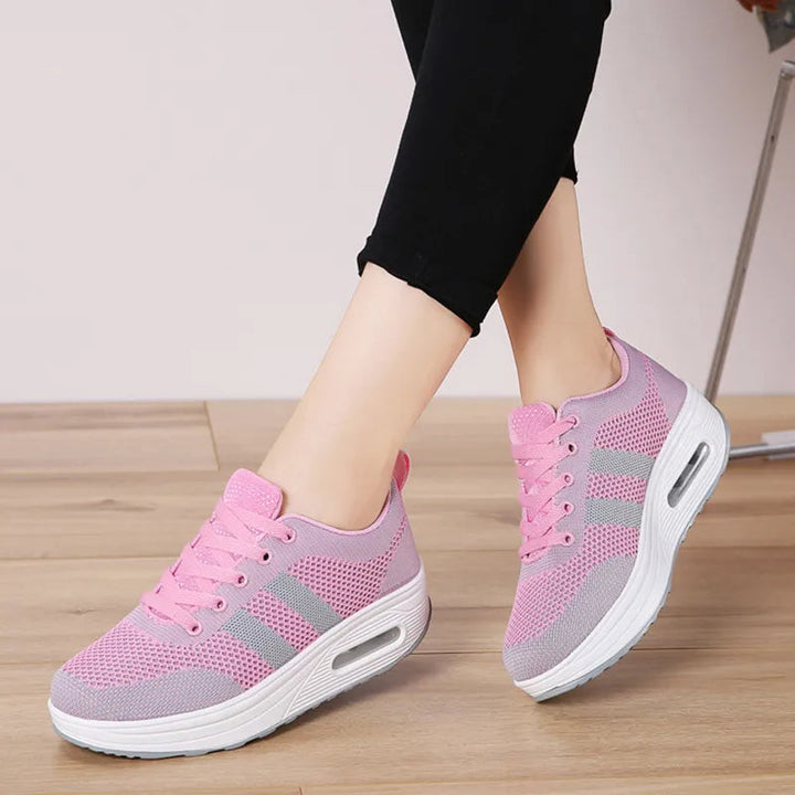 Leichte orthopädische Damen Sneaker, atmungsaktiv und mit maximalem Tragekomfort konzipiert.