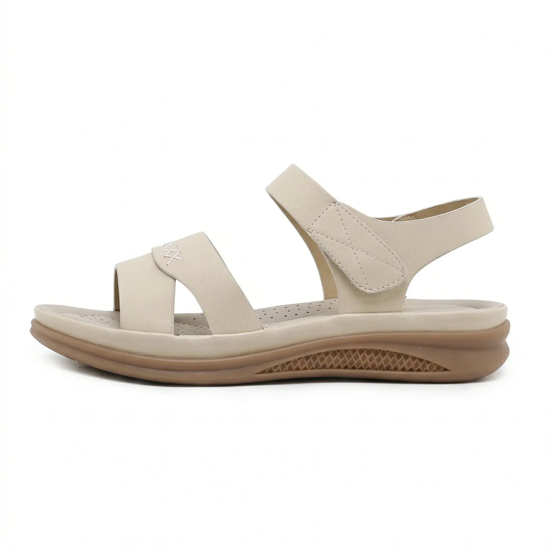 Leichte Damensandale Lunara Flex: Optimale Bequemschuhe für Damen mit flexibler, flacher Sohle.