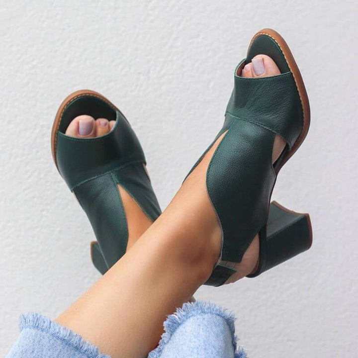 Hochwertige Ledersandalen Selina für Damen, ideal als elegante Sommerschuhe mit Absatz.