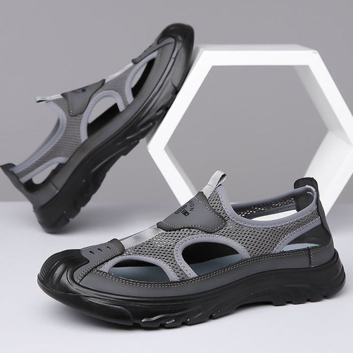 Rutschfeste Sohle der Herren Sommer Sandalen für sicheren Halt, orthopädisch & atmungsaktiv für Komfort.
