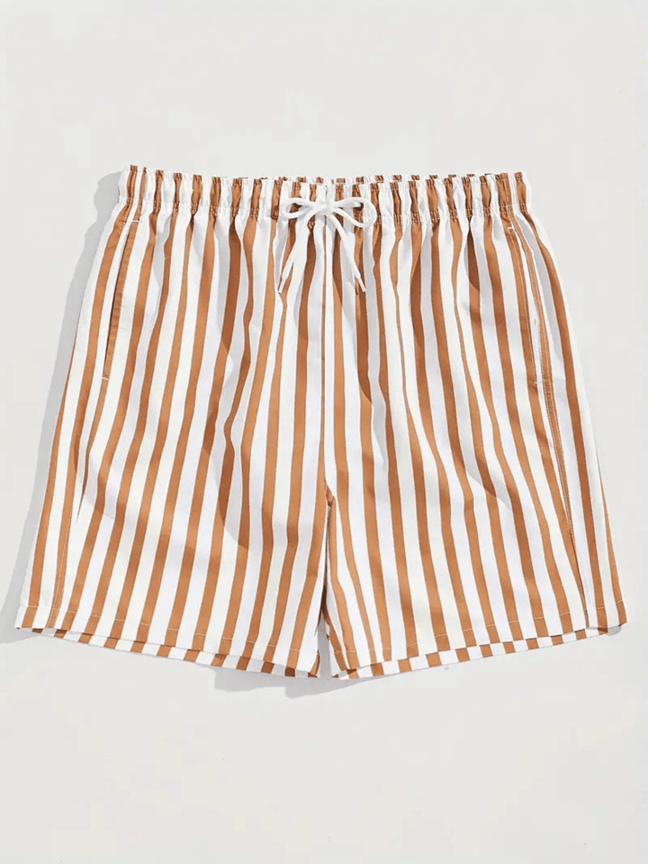 Stylische Herren Badeshorts für den Sommer. Schnelltrocknend, bequem und sportlich für Strand & Freizeit.