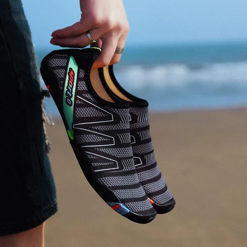 Schnelltrocknende Unisex AquaFlex Wasserschuhe mit flexibler Sohle für optimalen Halt am Strand.