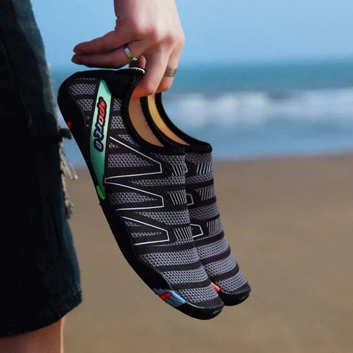 Schnelltrocknende Unisex AquaFlex Wasserschuhe mit flexibler Sohle für optimalen Halt am Strand.