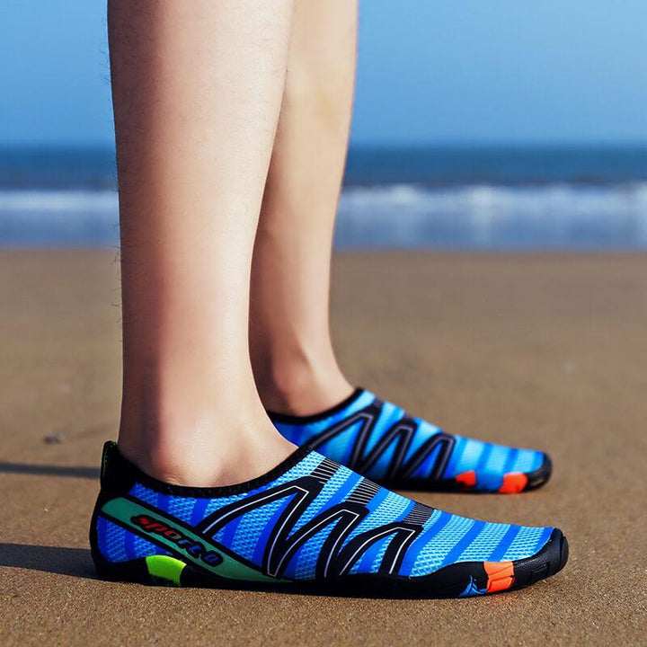 Robuste AquaFlex Wasserschuhe unisex, schnelltrocknend, schützt Füße bei Strand, Schwimmen & Wassersport.