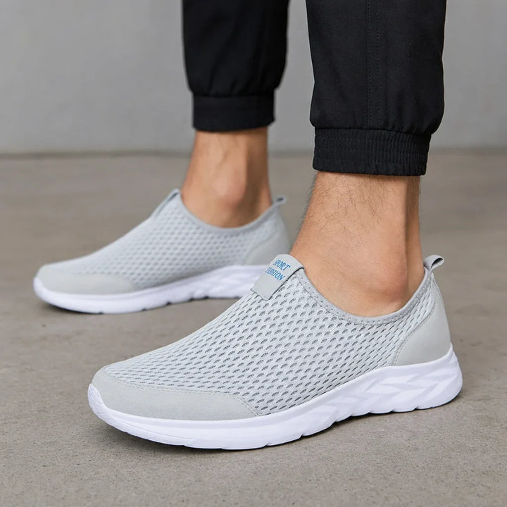 Leichte, bequeme Unisex Sommerslipper für Damen & Herren; atmungsaktiver Schlupfschuh, ideal als Freizeitschuh für den Sommer.