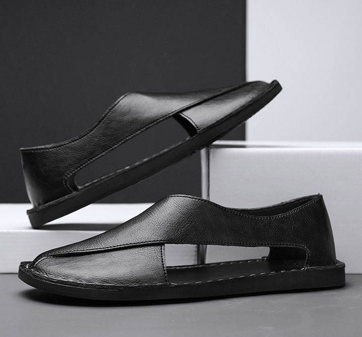 Diese modernen Herren Crossover-Sandalen sind handgenäht, atmungsaktiv und bequem – ein Must-have für Herrenmode im Sommer.
