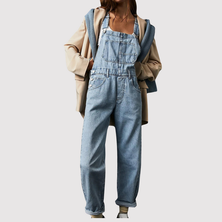 Damen Denim Latzhose Serena im stilvollen Relaxed Fit für lässigen Komfort. Ideal für Frühling & Sommer.