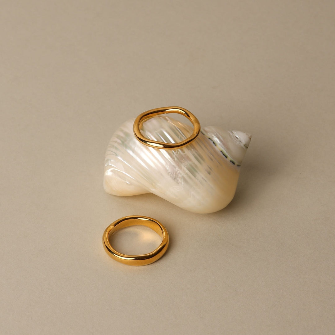 Modernes Damenring Set, Gold und Silber, wasserfest, hypoallergen, ideal für jeden Anlass.