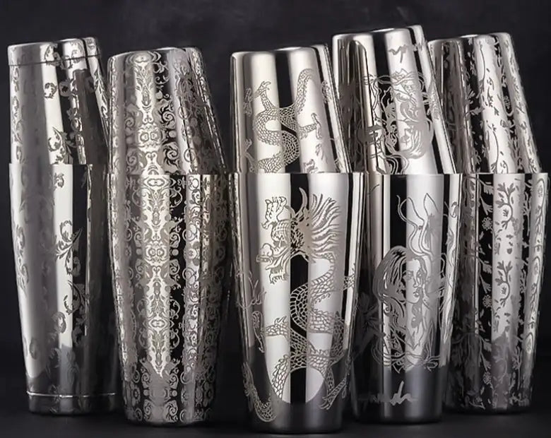 Professioneller gravierter Cocktailshaker mit Drachen-Motiv, aus Edelstahl für stilvolle Cocktails zu Hause.