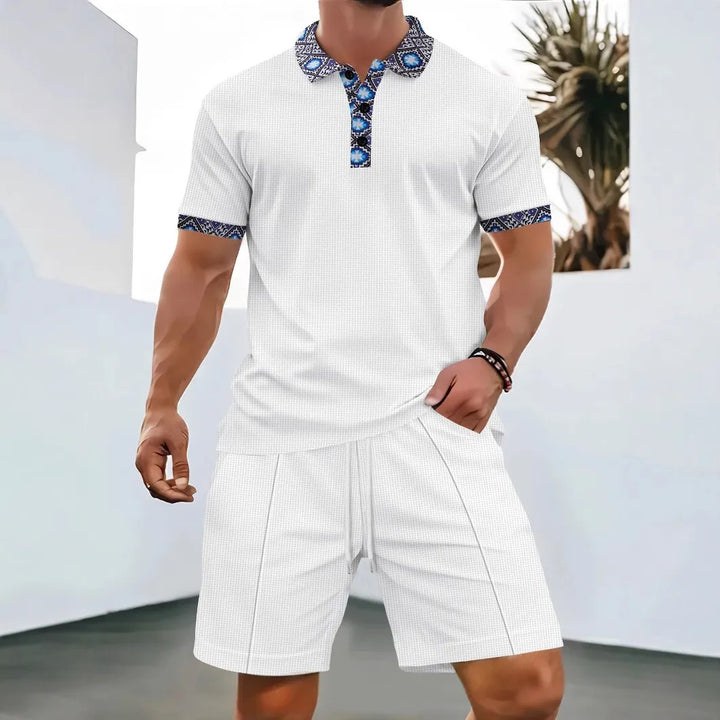 Eleganter Herren Zweiteiler mit Strukturmuster: Atmungsaktives Kurzarm-Shirt & Shorts, ideal für Sommerurlaub.