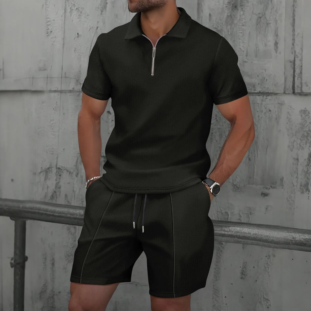 Modischer Herren Sommer Zweiteiler: Komfortables Kurzarmshirt & Shorts mit Strukturmuster, ideal für Freizeit.