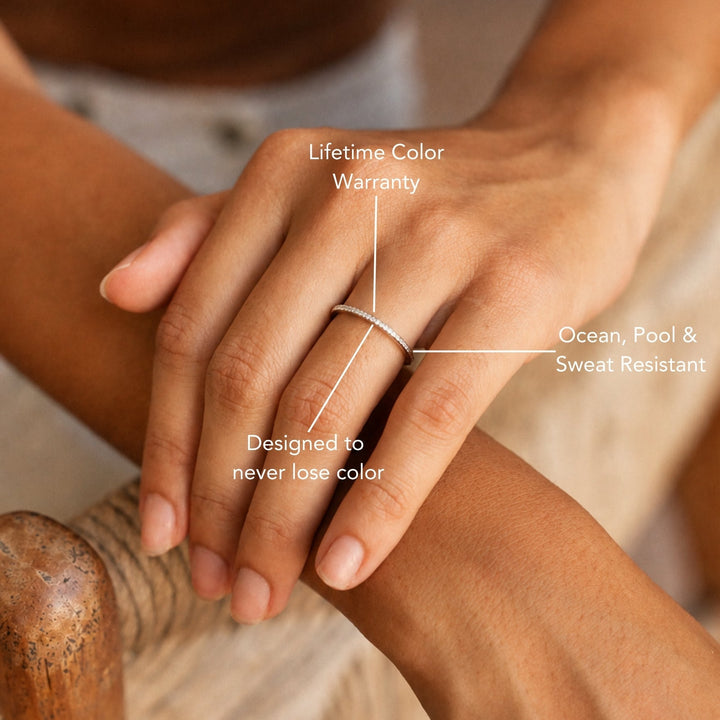 Langlebiger, wasserfester Damen Zirkonia Ring in Silber, hypoallergen und elegant für jeden Tag.