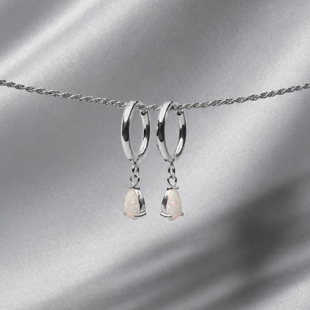 Hypoallergene Damen Creolen mit wunderschönem Opal-Anhänger, sicherer & eleganter Silberschmuck aus Edelstahl.