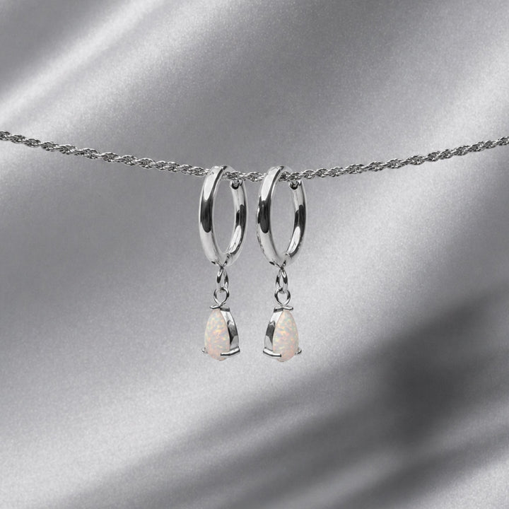 Hypoallergene Damen Creolen mit wunderschönem Opal-Anhänger, sicherer & eleganter Silberschmuck aus Edelstahl.
