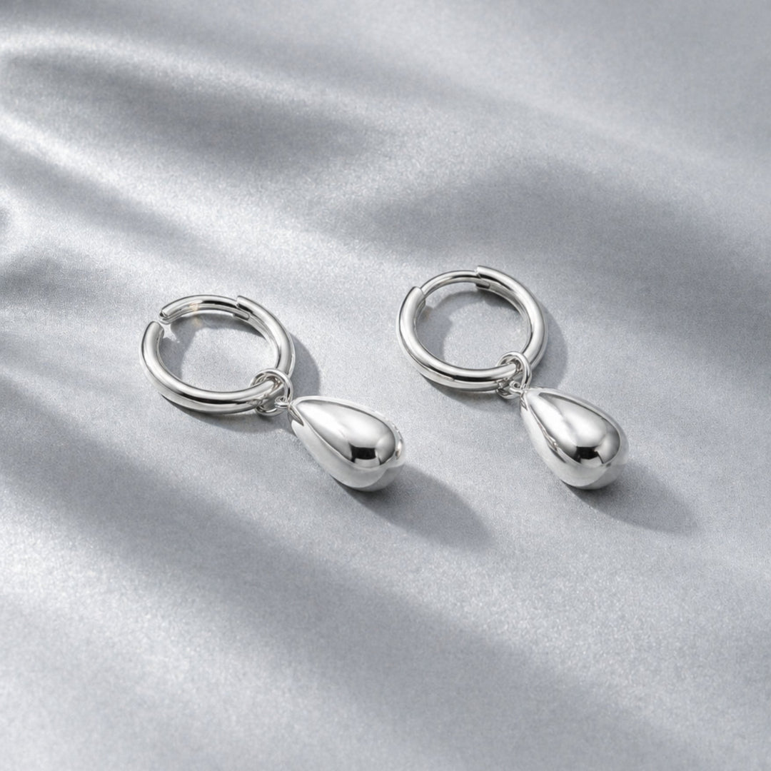 Damen Gold- & Silberohrringe, Tropfen Creolen, wasserdicht & hypoallergen, aus Edelstahl.